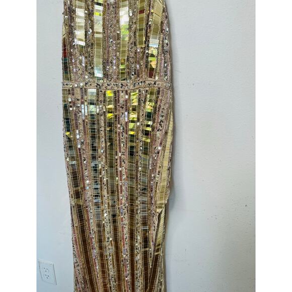 NWT MAC DUGGAL Nude Silver Halter Neck Embellished Detailed Back Metallic Gown 4 - Picture 11 of 16